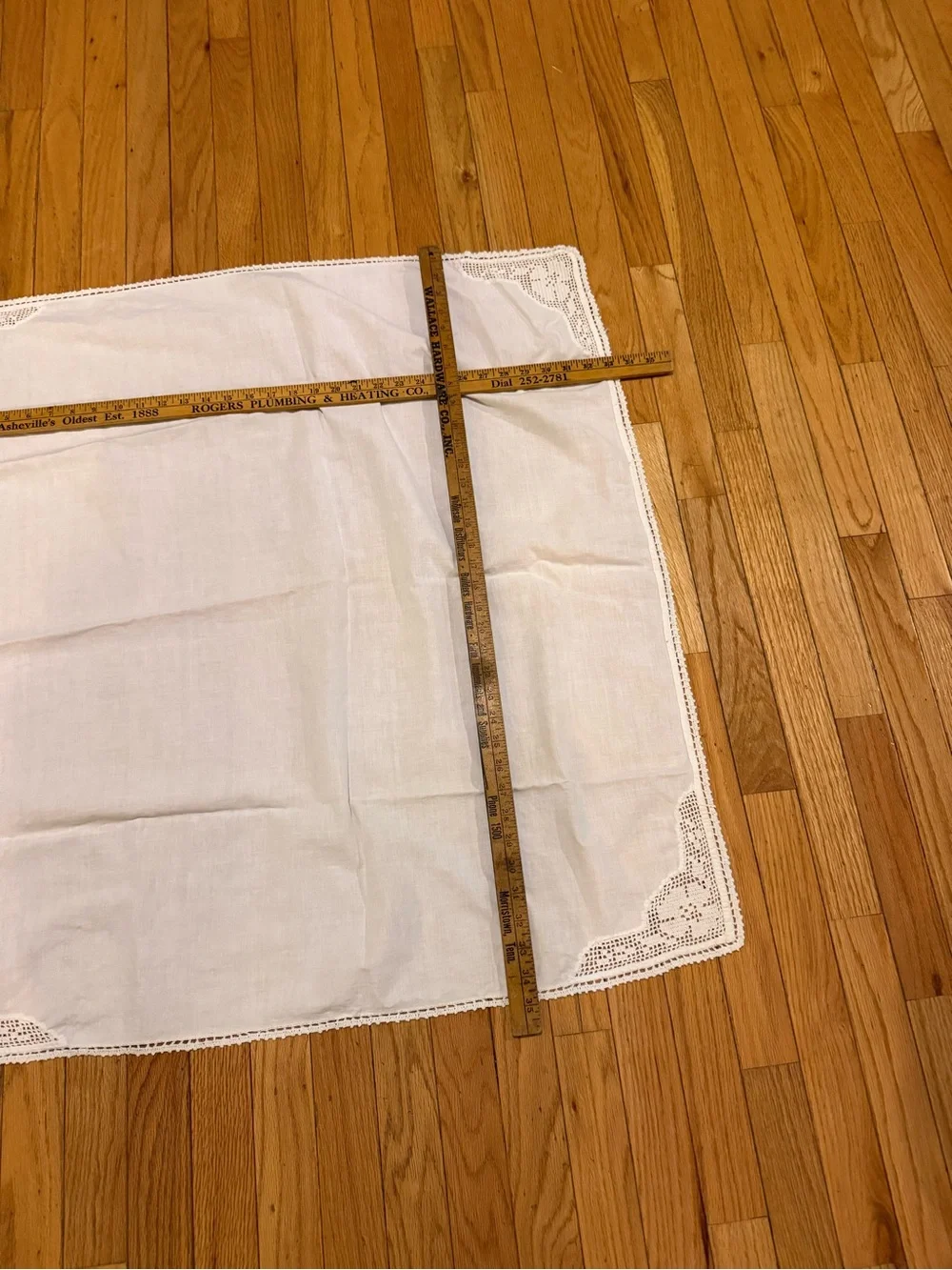 VTG White Linen Square Tablecloth Crochet Corner Trim cottage country coquette